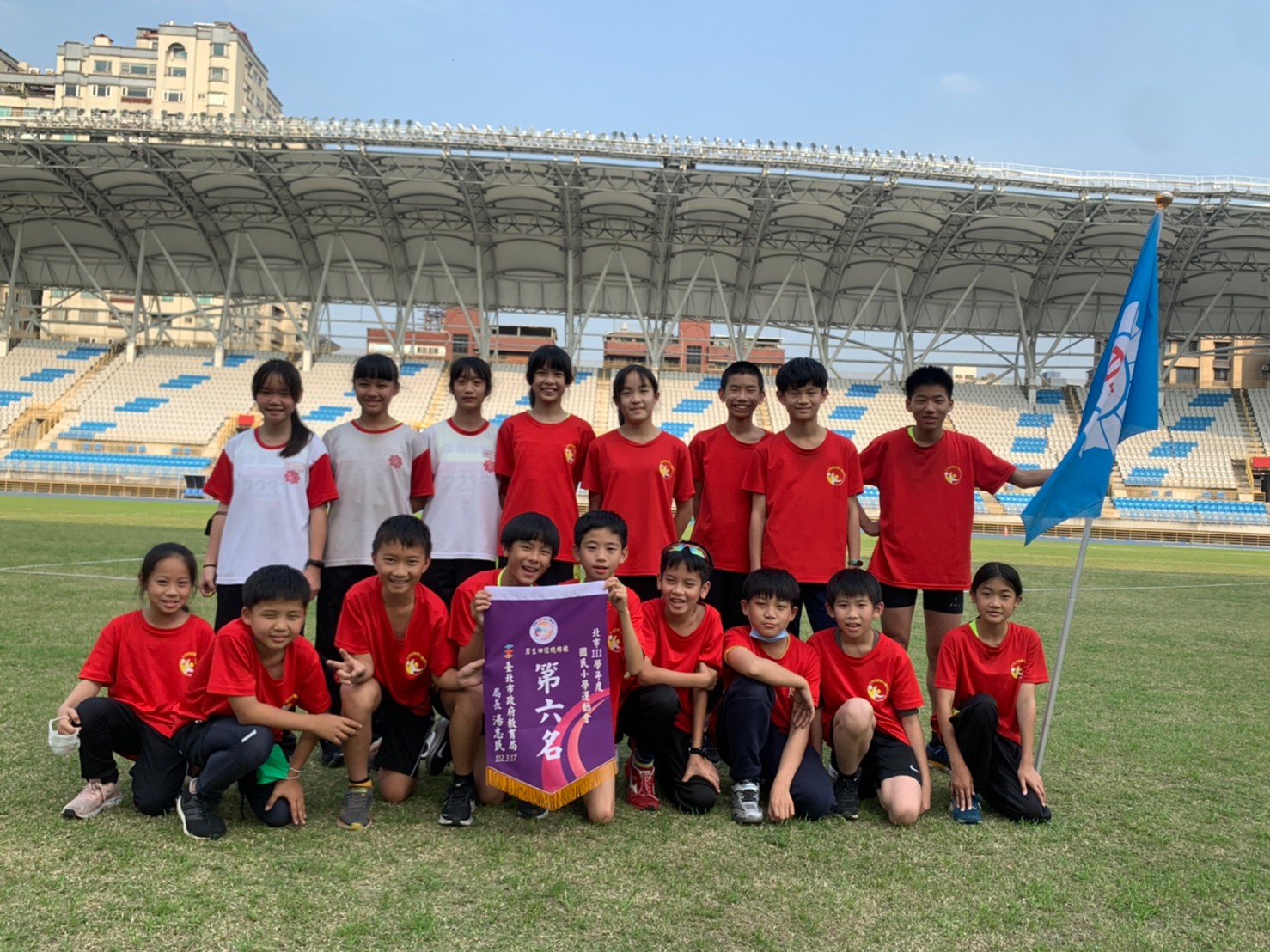 田徑隊頒獎後合影